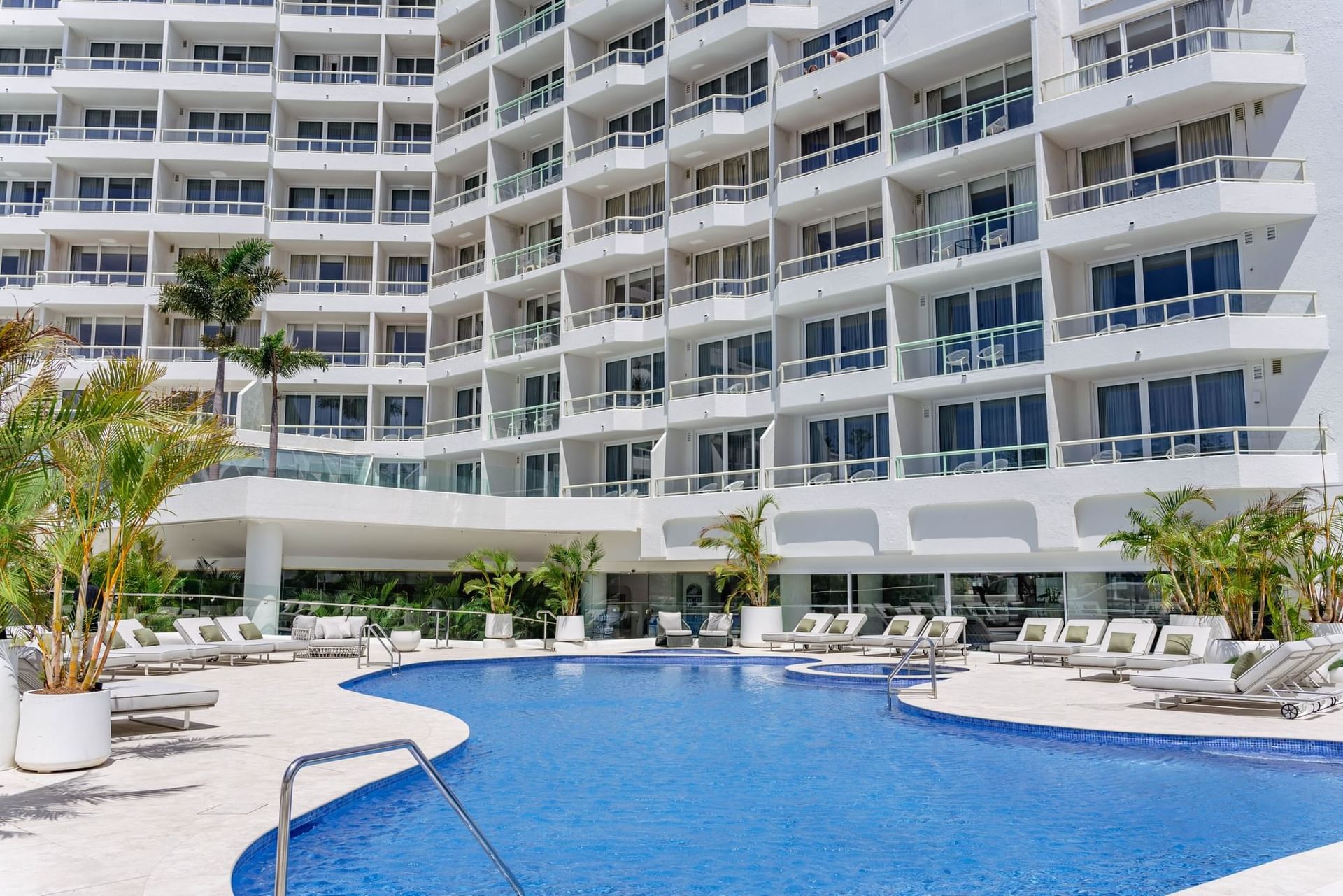 Beautiful Outdoor Pool at Novotel Sydney Brighton Beach