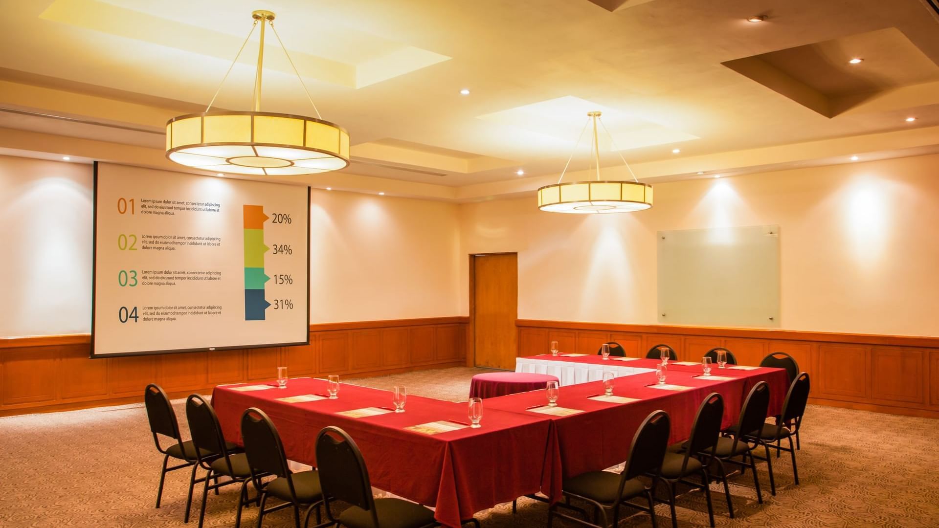 U shaped table in a meeting room at FI Monterrey Fundidora