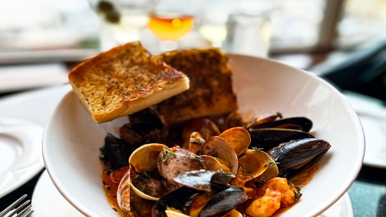 Mussels at the Blue Crab