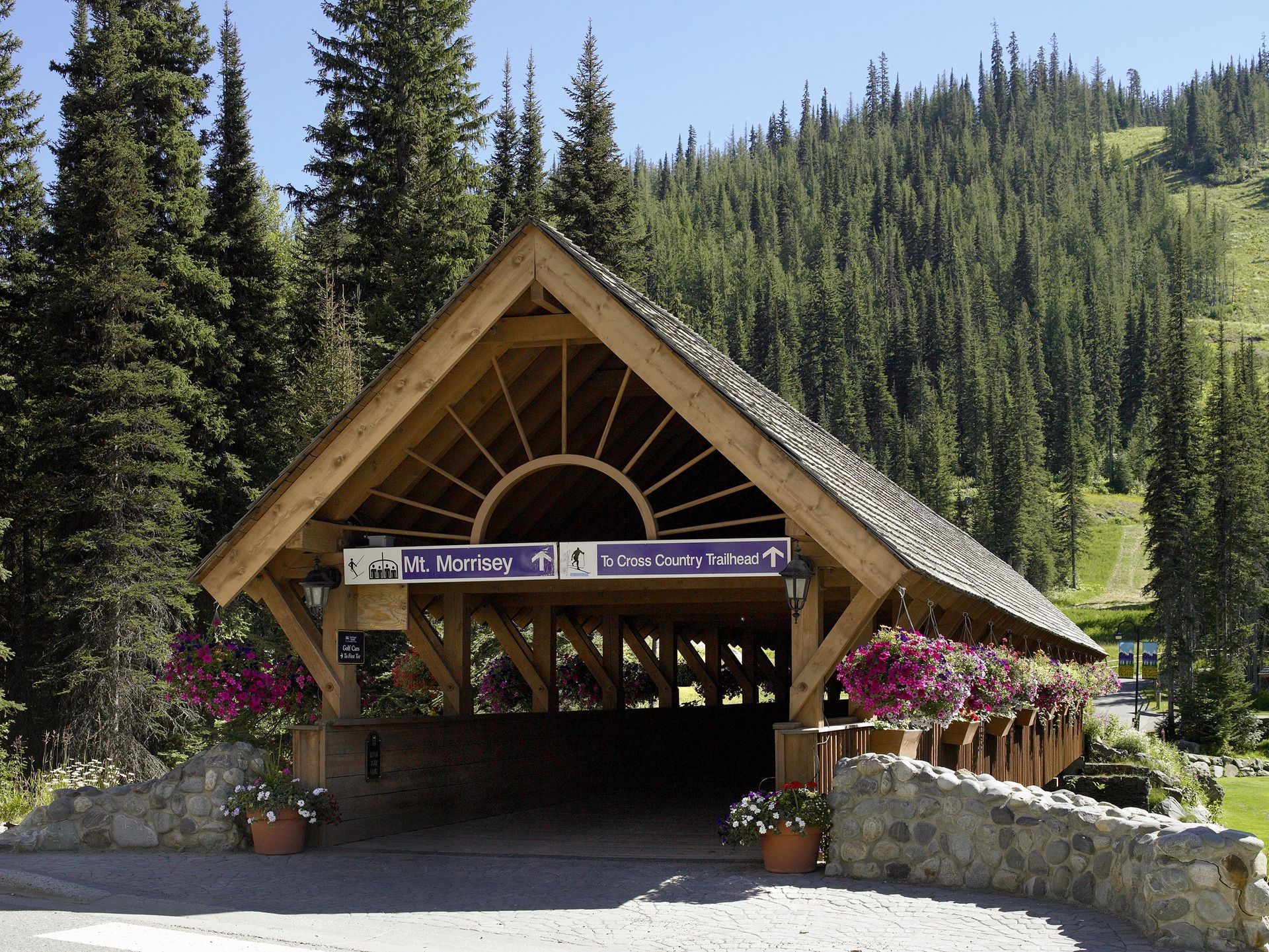 Coast Sundance Lodge - Exterior Bridge