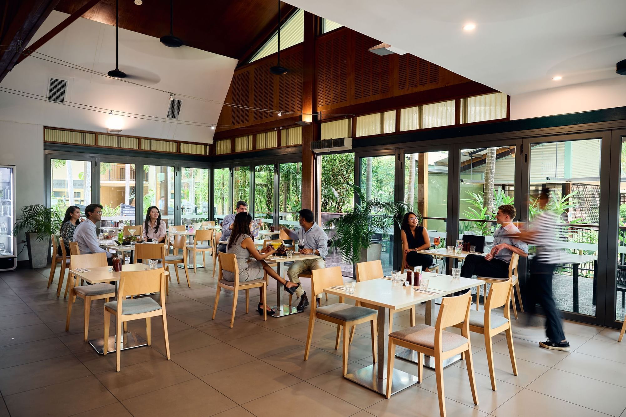 Dining in Cossies Poolside Bar & Bistro, Novotel Darwin Airport