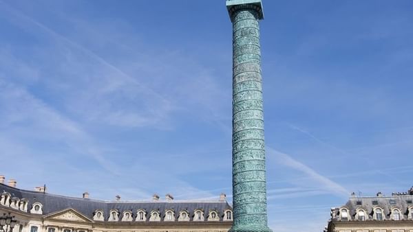 Place du Vendôme, près de l'Hôtel Westminster - Paris