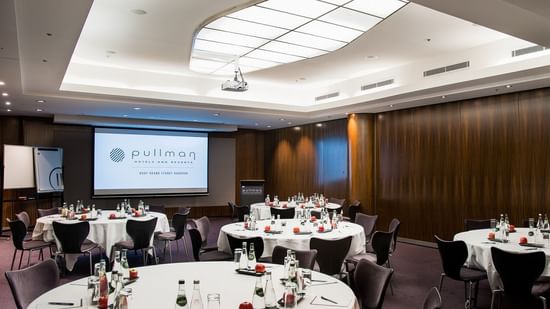 Interior of Lachlan meeting room at Pullman Quay Grand Sydney