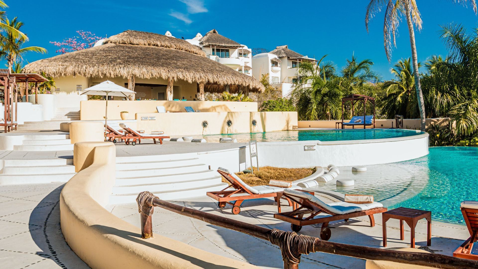 Estoy muy agradecido de todas las atenciones que recibimos mi familia y yo durante nuestra estancia en el hotel.&nbsp;
 by  