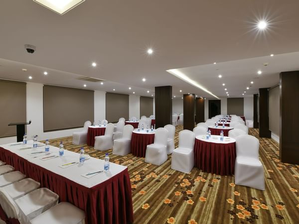 Tables arranged for a Meeting in Chanakya at Eastin Easy Vita