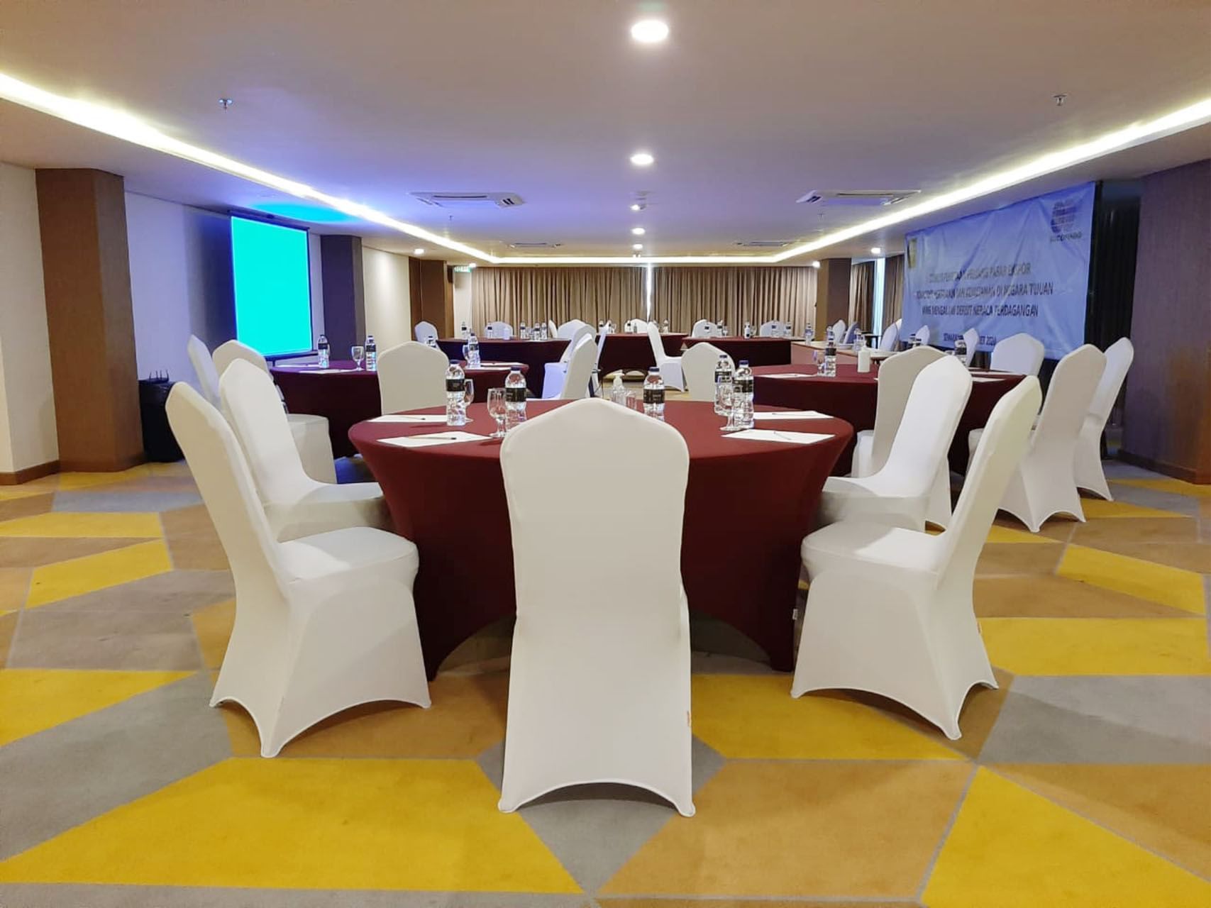 Banquet table set up in Meeting Room 2 at LK Pemuda Semarang Hotel & Residences