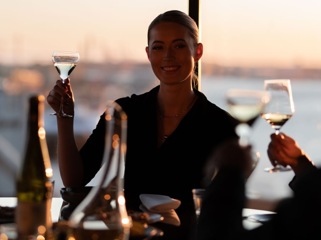 View Skybar & Restaurant at Hotel Riverton