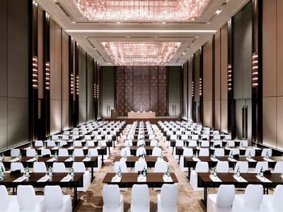 A table setup in Ballroom II at Okura Prestige Bangkok