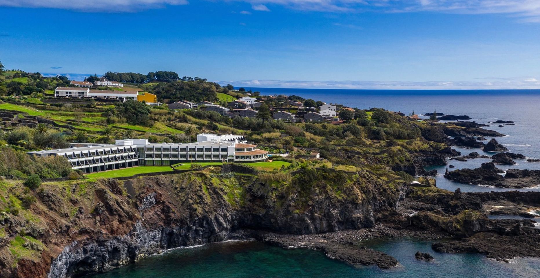 A Bensaude Hotels Collection integra o Caloura Hotel Resort no seu portfólio. 