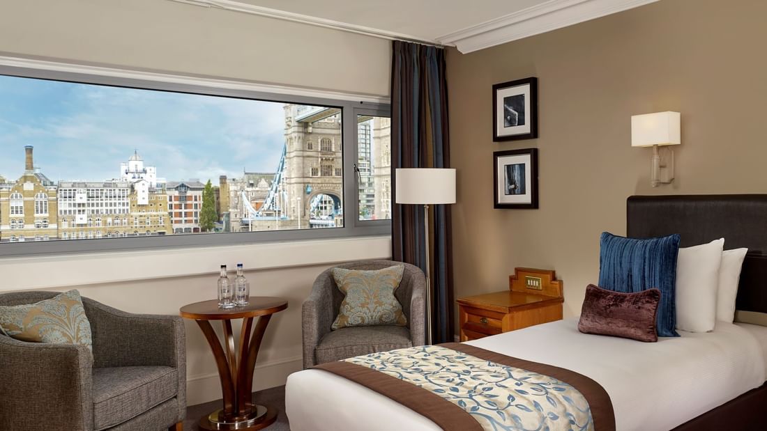 Standard Twin & Tower Bridge View Room at Clermont Hotel Group