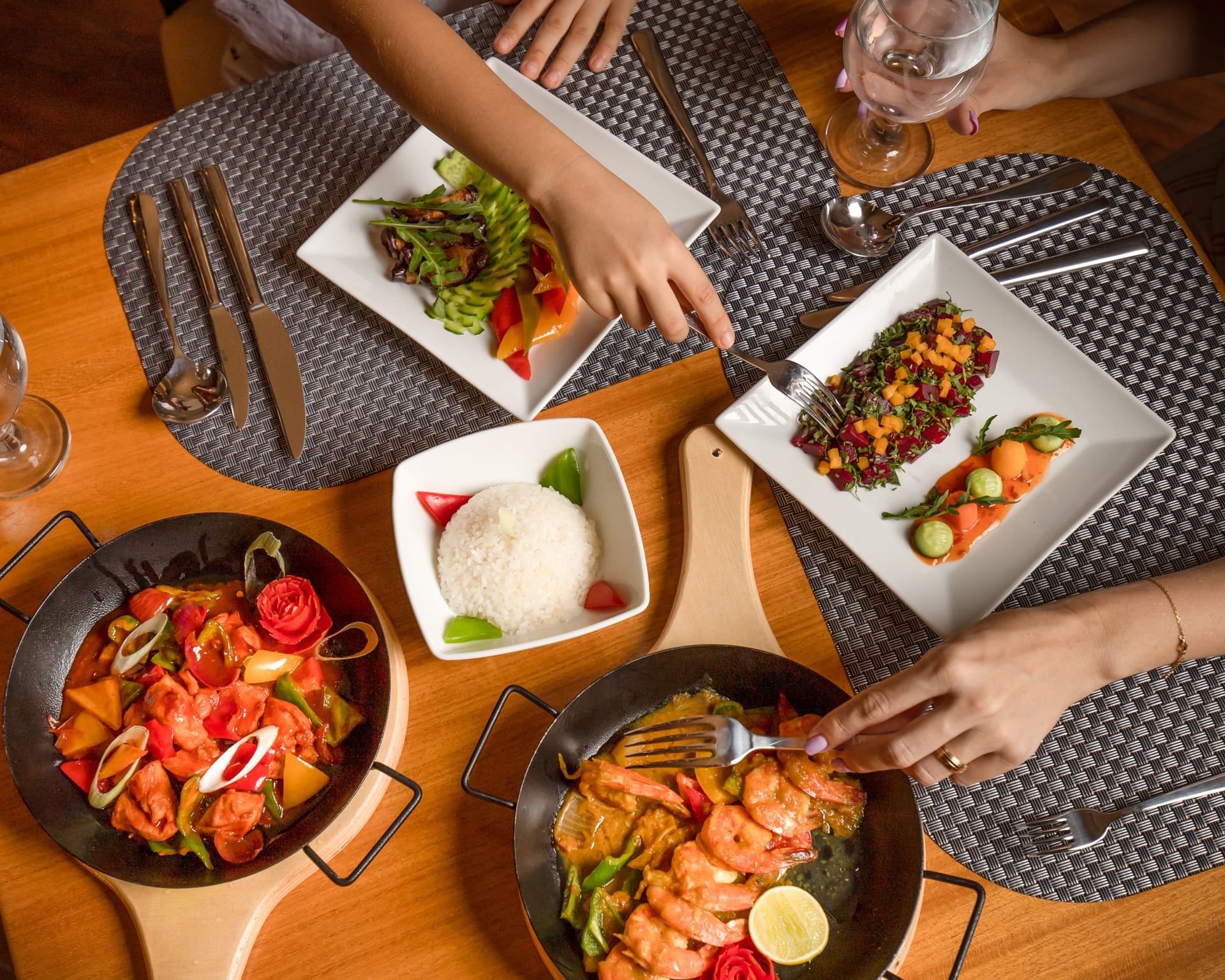 Fine dining at Pickalbatros Royal Moderna Resort in Sharm El Sheikh