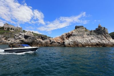 hotel bateau à moteur porto venere