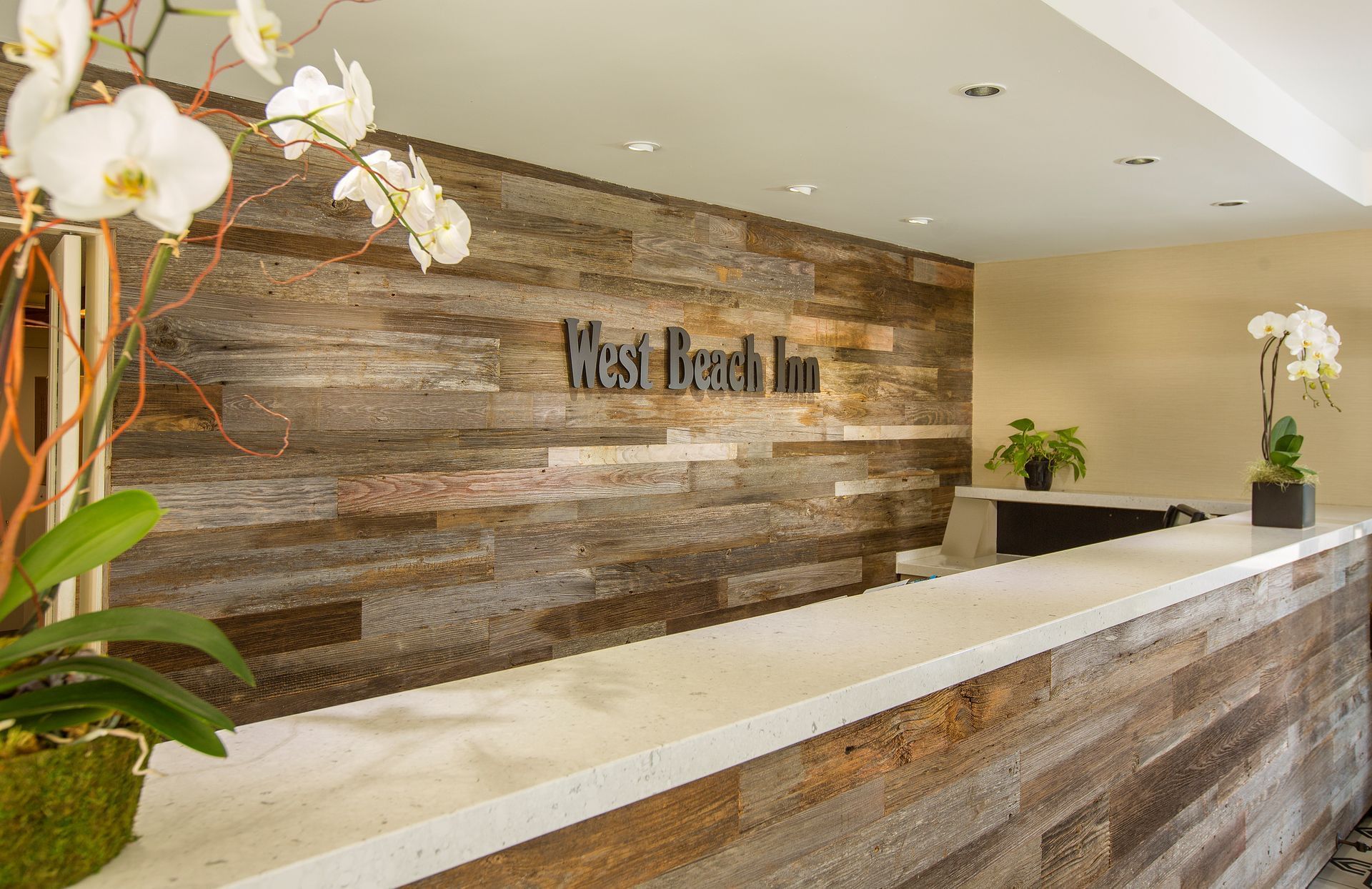The West Beach Inn, a Coast Hotel - Front Desk
