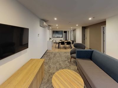 UniLodge @ Royal Melbourne - 5 Bedroom Living Room