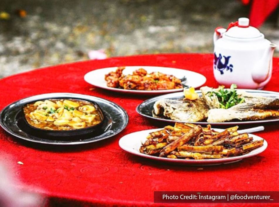 A table of dishes at Weng Yin Seafood Village, Port Dickson