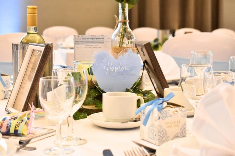 Table decor for wedding in ballroom at Villiers Hotel in Buckingham