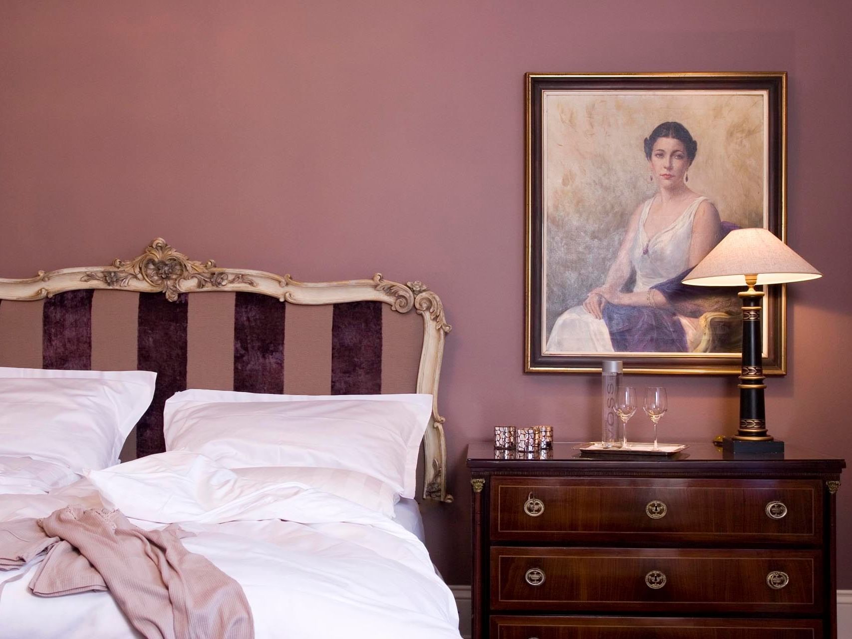 King bed of the Kaiser Suite at Patrick Hellman Schlosshotel