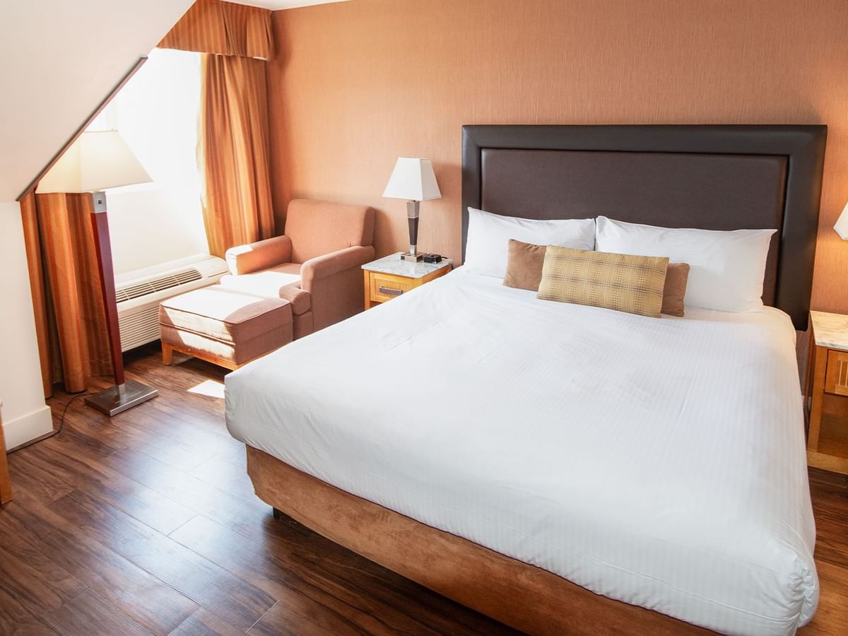 Hotel room with king bed