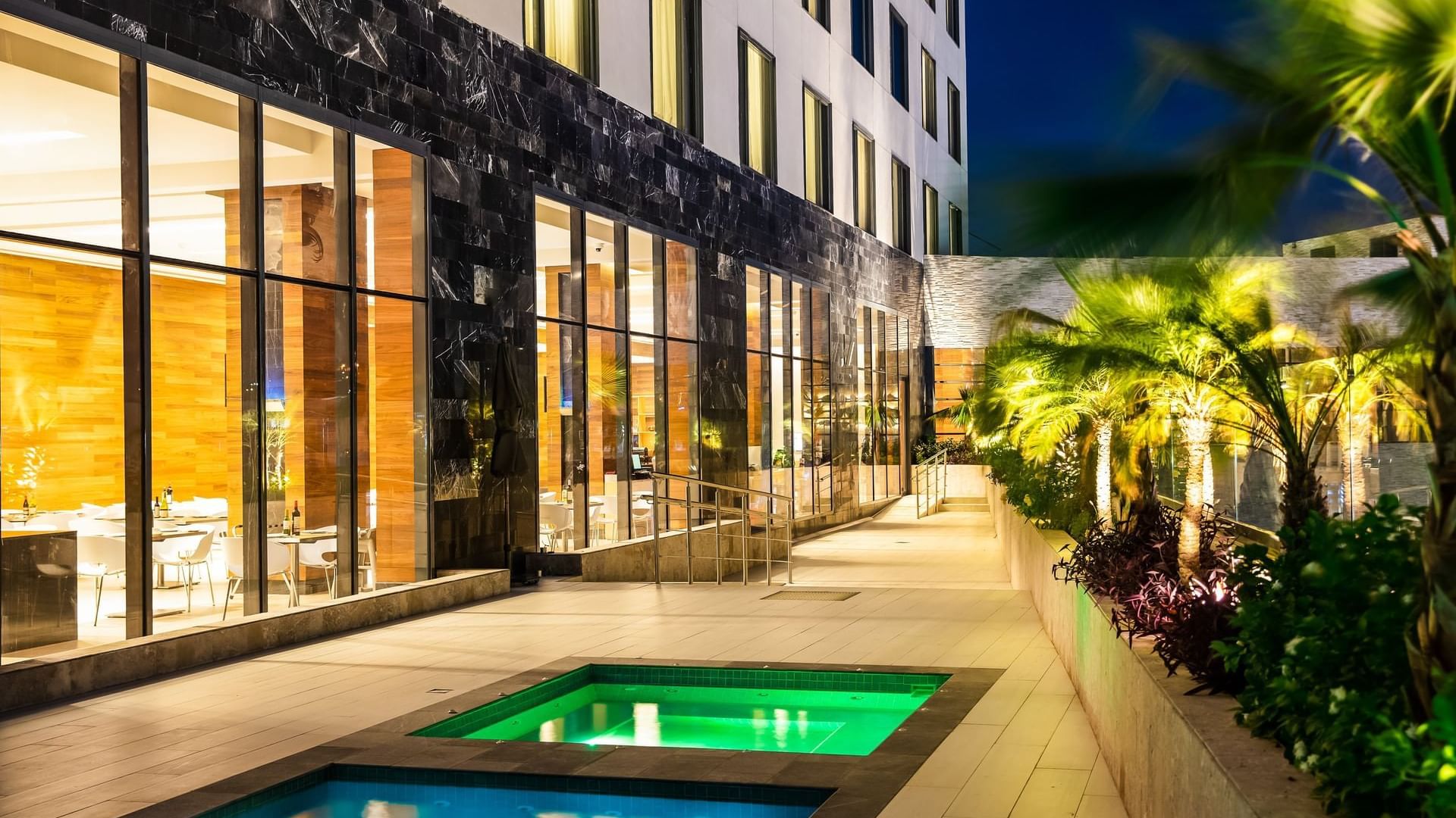 98452366_Pool4_4600x3067_result