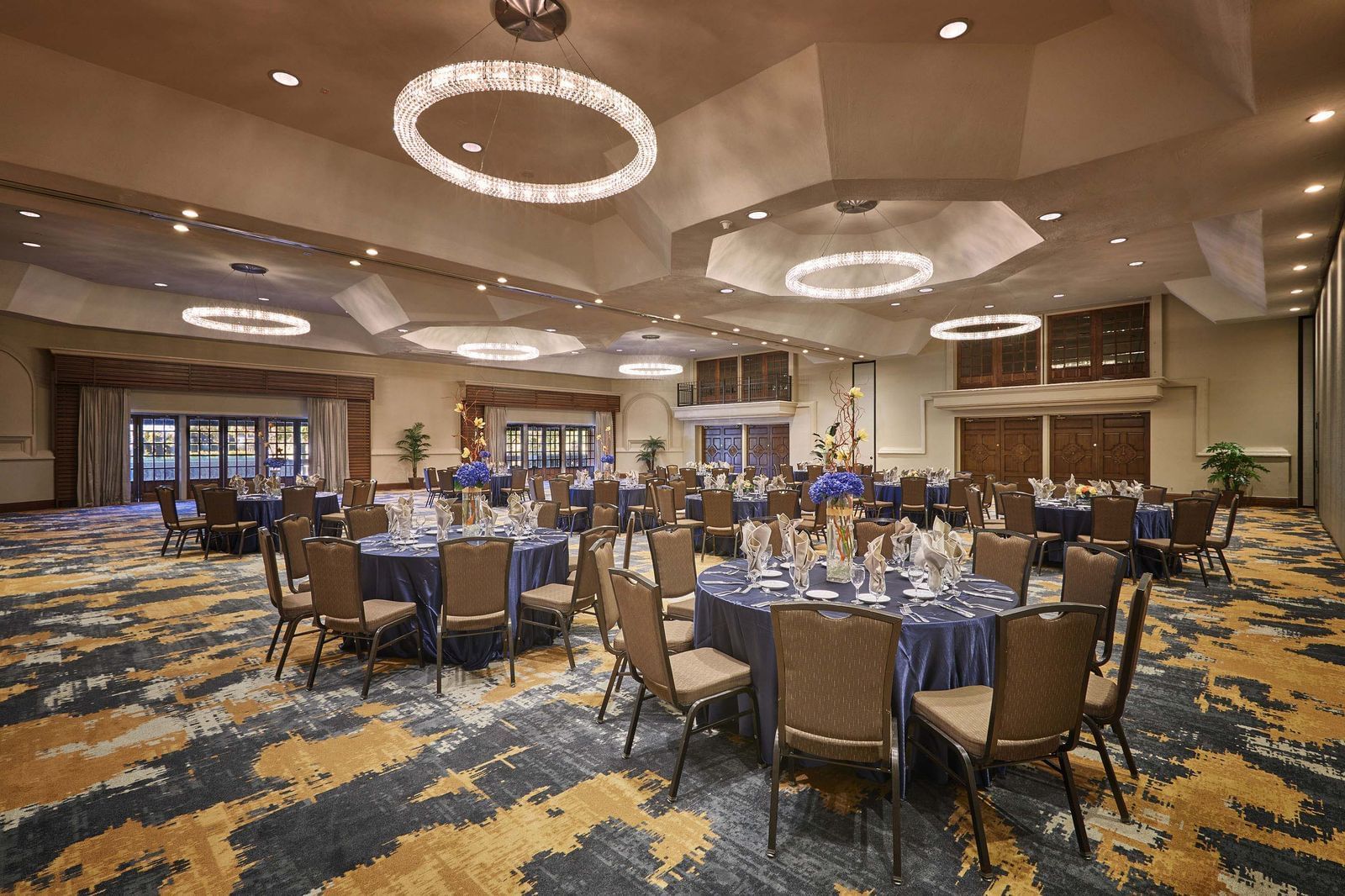 Hilton Phoenix Resort at the Peak - Phoenix All-Suite Hotels & Resorts