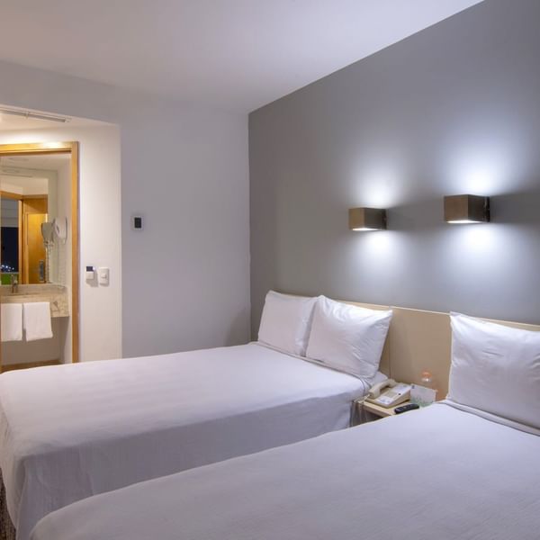 Camas dobles en Habitación Superior en Fiesta Americana Travelty
