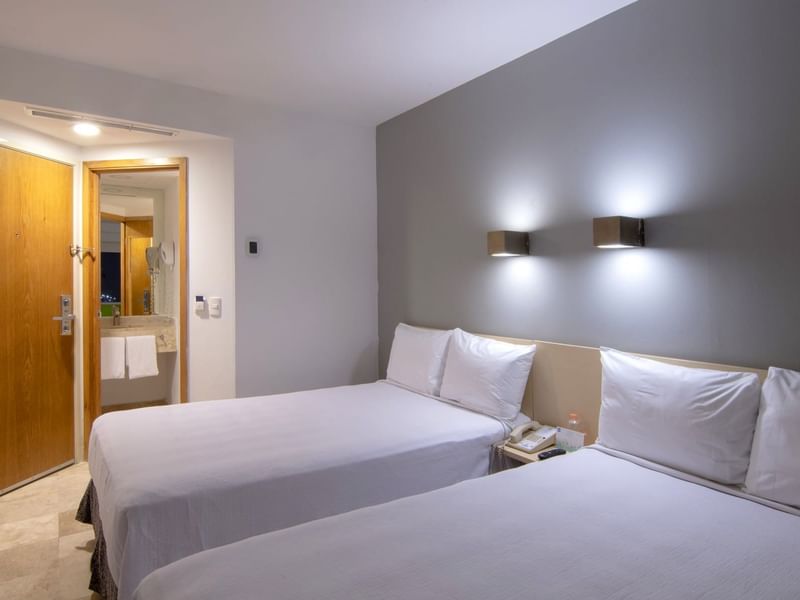 Camas dobles en Habitación Superior en Fiesta Americana Travelty
