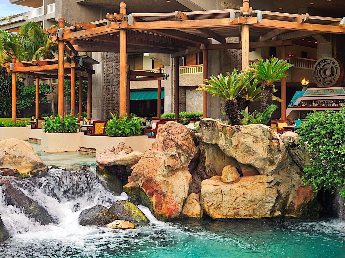 Exterior with a stream of Princess bar at Mundo Imperial