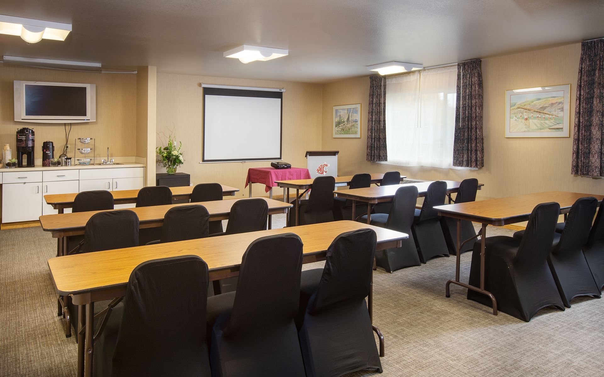 Coast Hilltop Inn - Meeting Room Legends