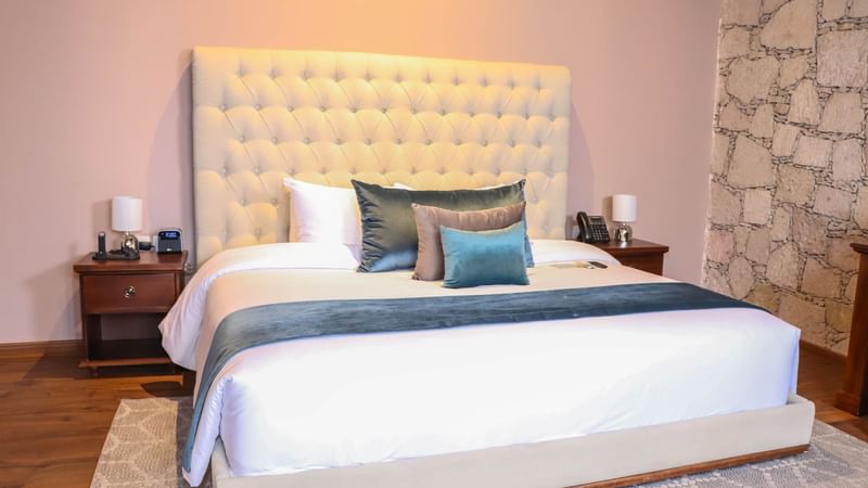 Interior of Deluxe King Room at Gamma Morelia Vista Bella