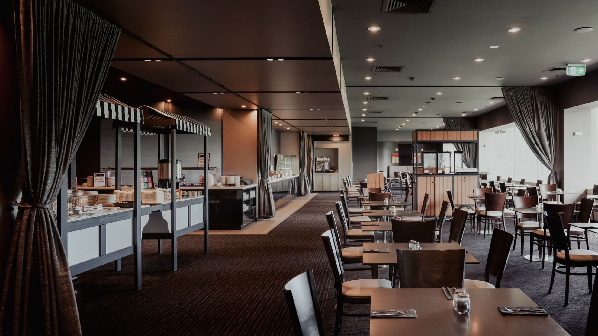 Windows Restaurant at Pullman & Mercure Melbourne Albert Park