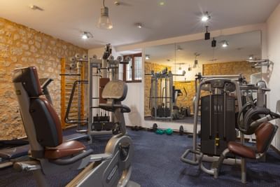 Sport Fitness entspannender Körper - Fitness-Studio