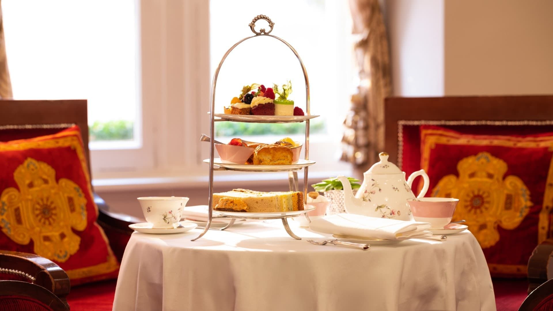 Afternoon Tea At The Lounge The Royal Horseguards Hotel