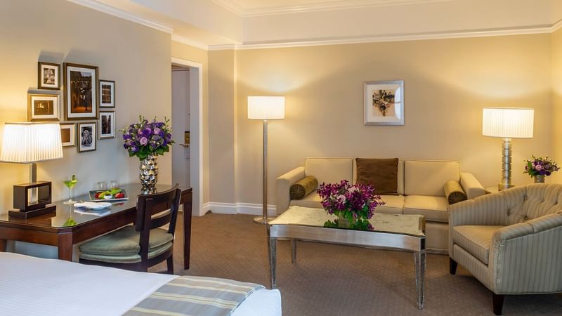 Couch and working table in Rooms with Terrace at Warwick New York