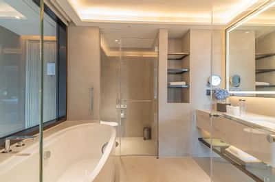 Bathroom in Executive suite at Carlton Hotel Bangkok Sukhumvit