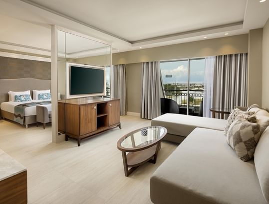 Titanic Deluxe Golf Belek'te şık ve konforlu Deluxe Oda görüntüsü, Antalya.