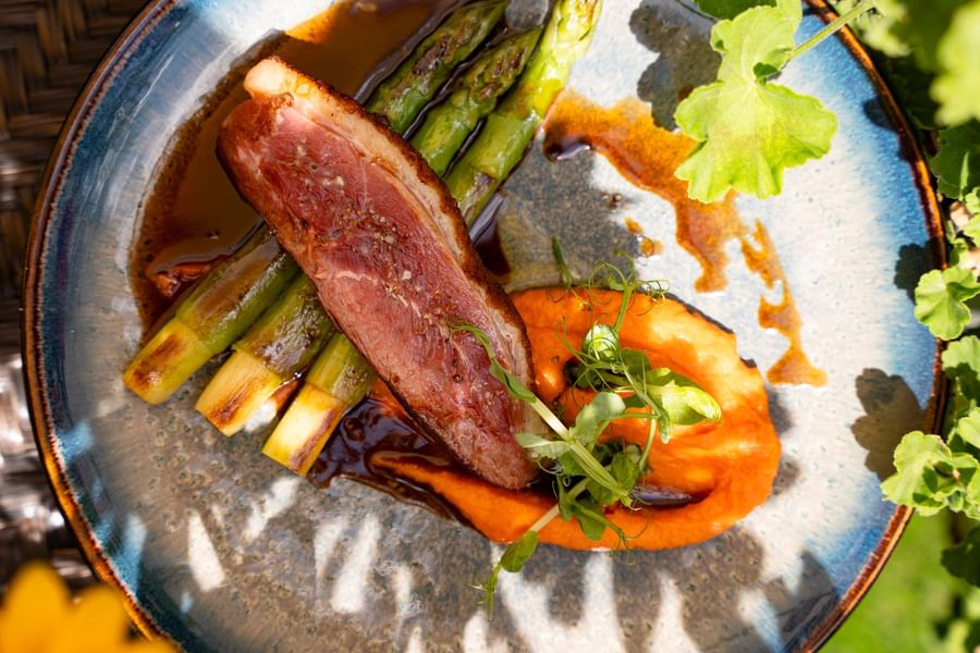 Magret de canard, asperges grillées et mousseline de patate douce 