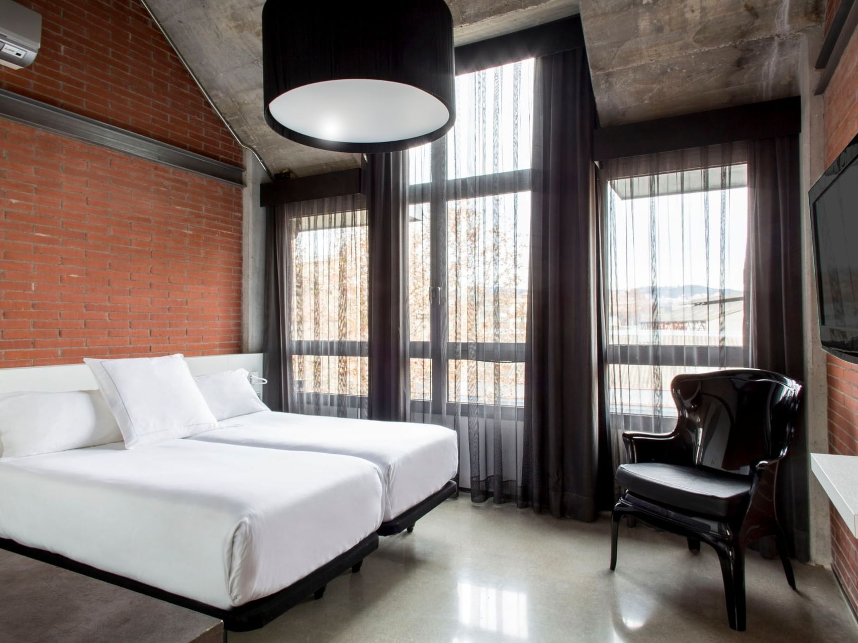 Interior of the Executive bedroom at  
Barcelona Apartments