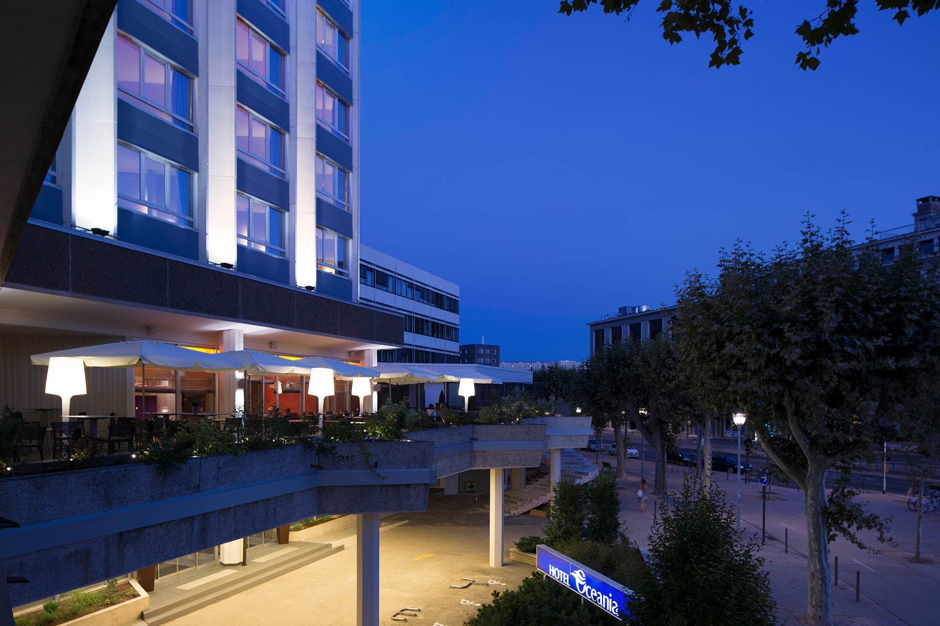 Vue extérieure de l'Oceania Clermont-Ferrand