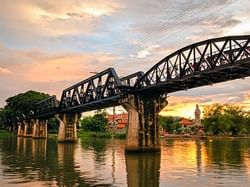 สะพานข้ามแม่น้ำแคว ฮ็อป อินน์ กาญจนบุรี โรงแรมใกล้สะพานข้ามแม่น้ำแคว เดินทางสะดวก โรงแรมในเมืองกาญ