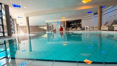 Piscine intérieure du ForgesHotel, idéale pour un moment de détente