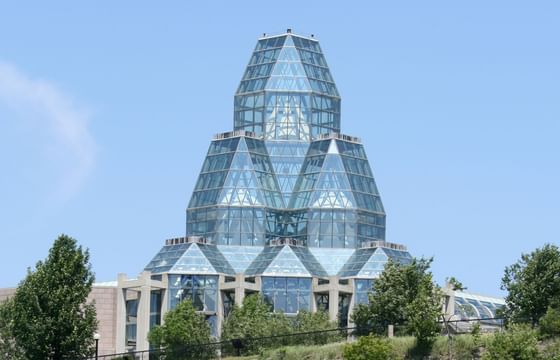 Exterior view of the National Art Gallery near ReStays Ottawa
