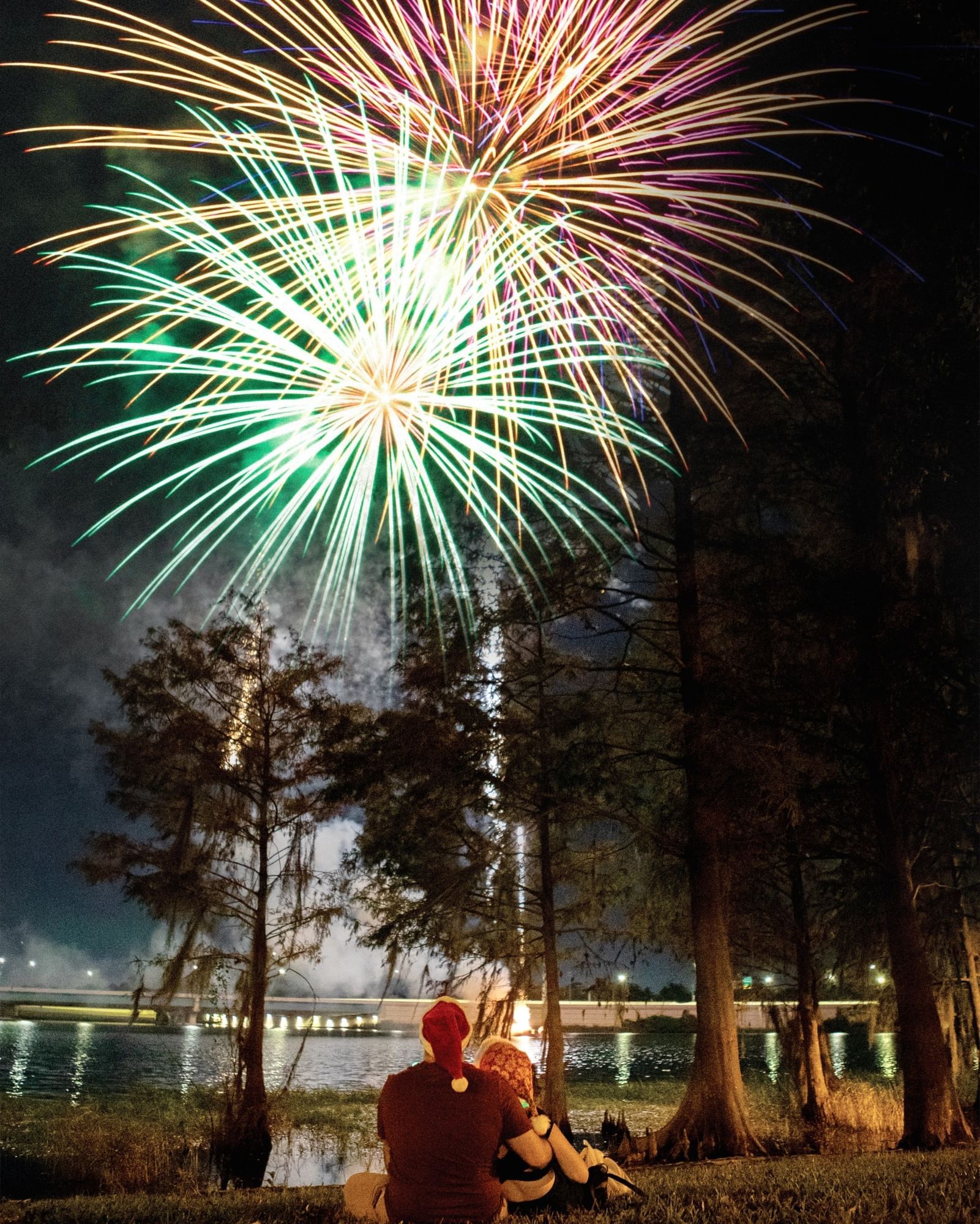 Jingle Eve is a wonderful free festival in Orlando that kicks off the holiday season with fireworks, family-friendly activities, and plenty of food and wine. 