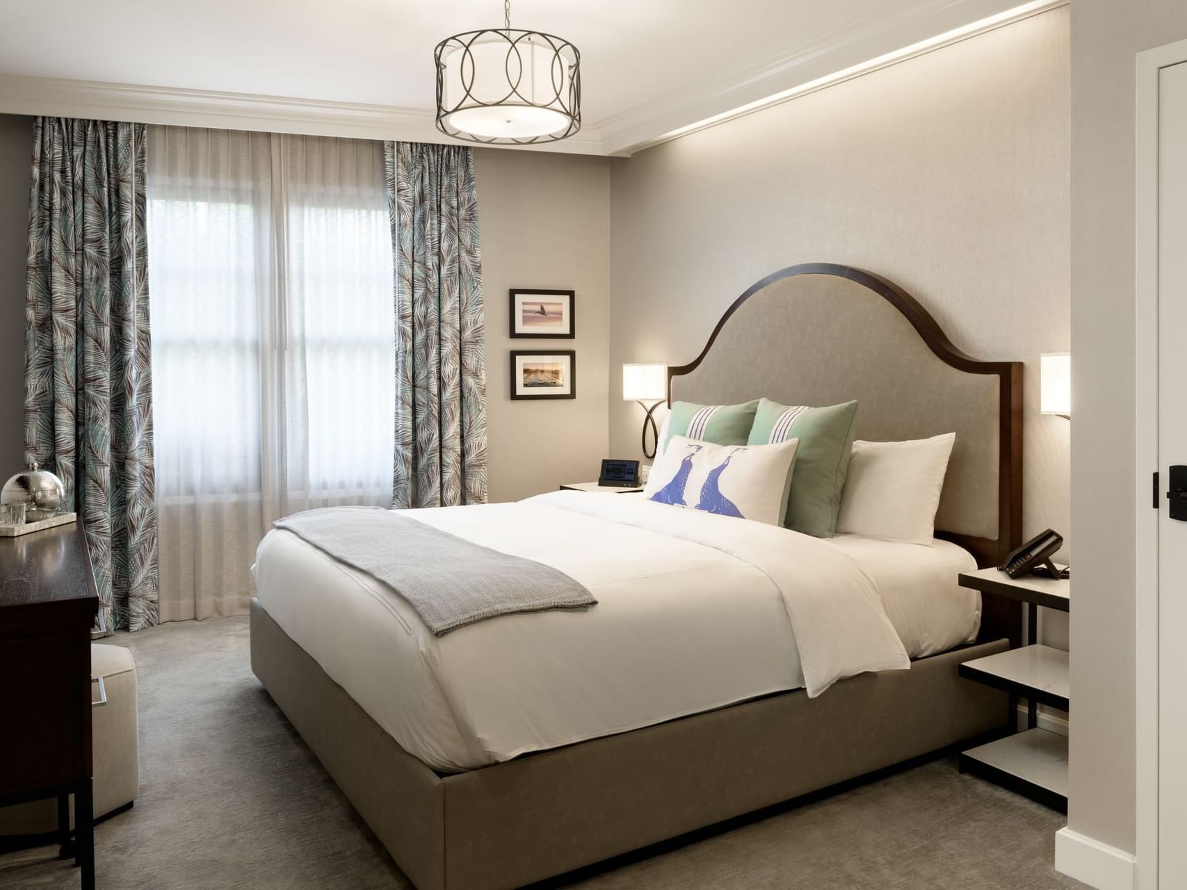 Avalon King | Hotel Atwater