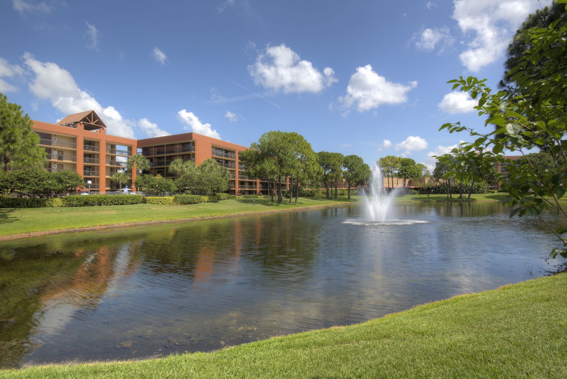 Water fountain in the garden at Rosen Inn Lake Buena Vista