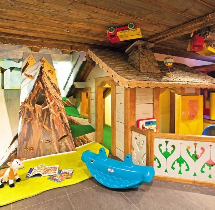 Salle de jeu enfant en sous sol