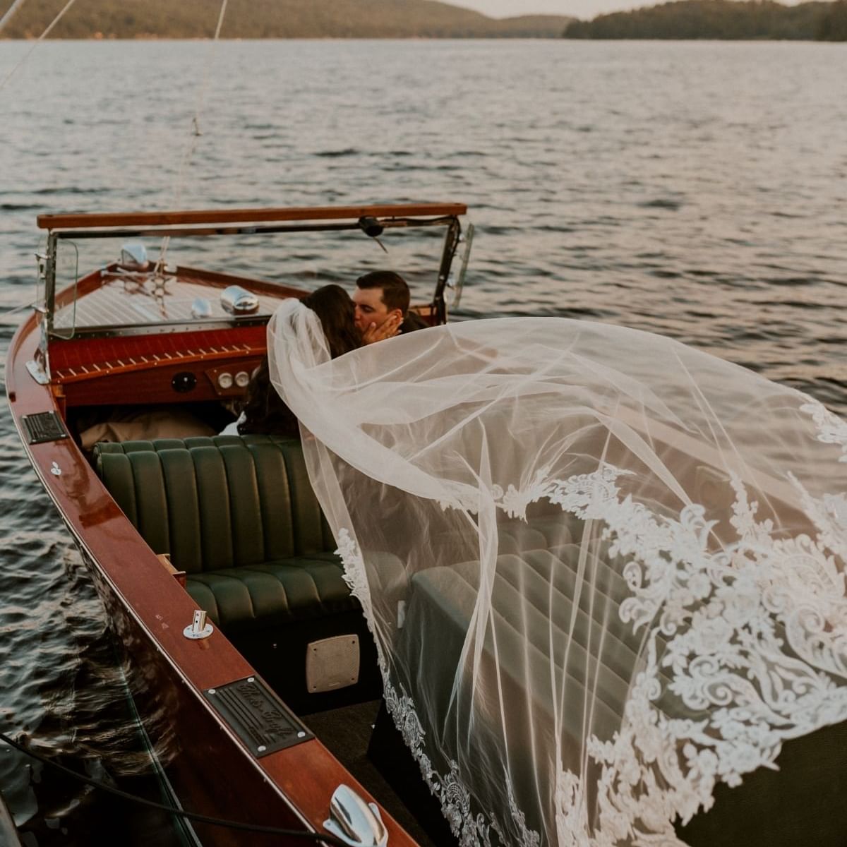 Adirondack Weddings Schroon Lake Outdoor Venue Vintage Boat Photos Weddings Near Lake George Lake Placid