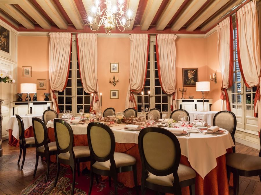 Royal type dining space at Château de Beaulieu et Magnolia Spa