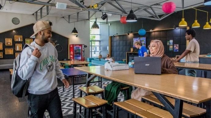 Communal Kitchen & Dining