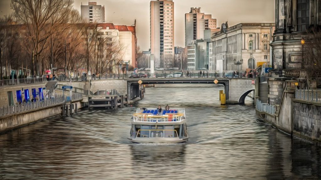 boat trip Spree and Museum Island