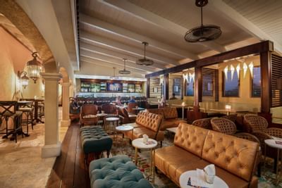 Dining area in Barbetta Lounge at The Somerset On Grace Bay